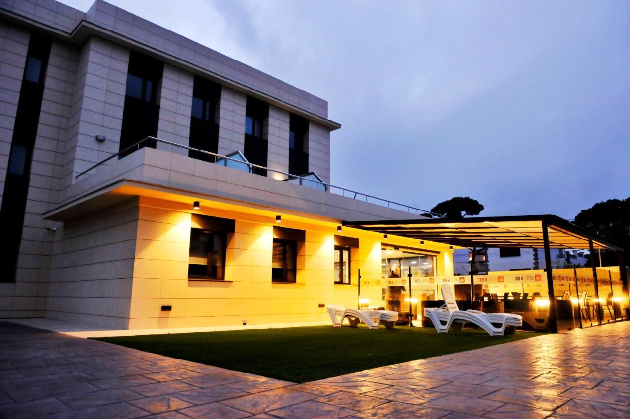 6 Bis Hotel Castelldefels Esterno foto