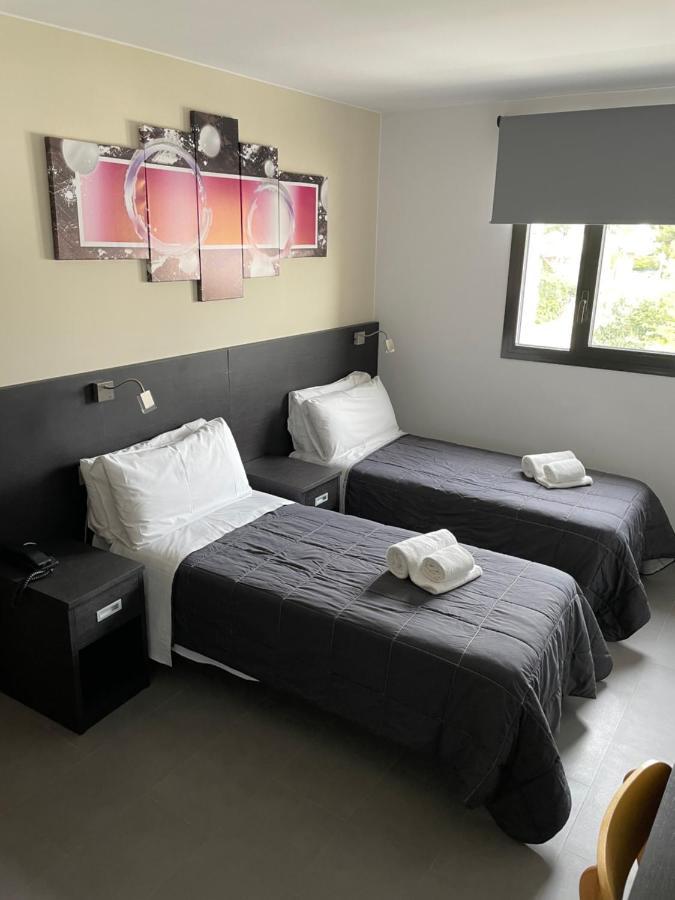 6 Bis Hotel Castelldefels Esterno foto